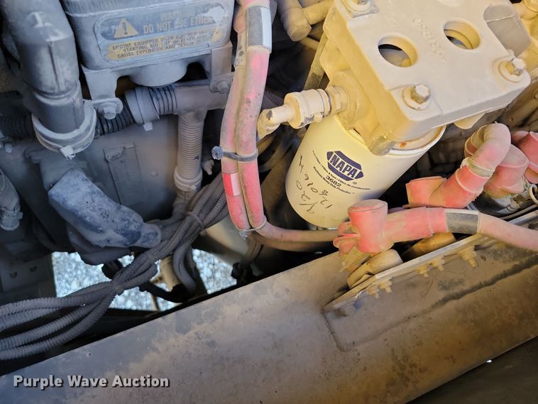 image for item EA2617 2006 Grove RT700E crane