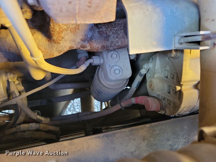 image for item EA2617 2006 Grove RT700E crane