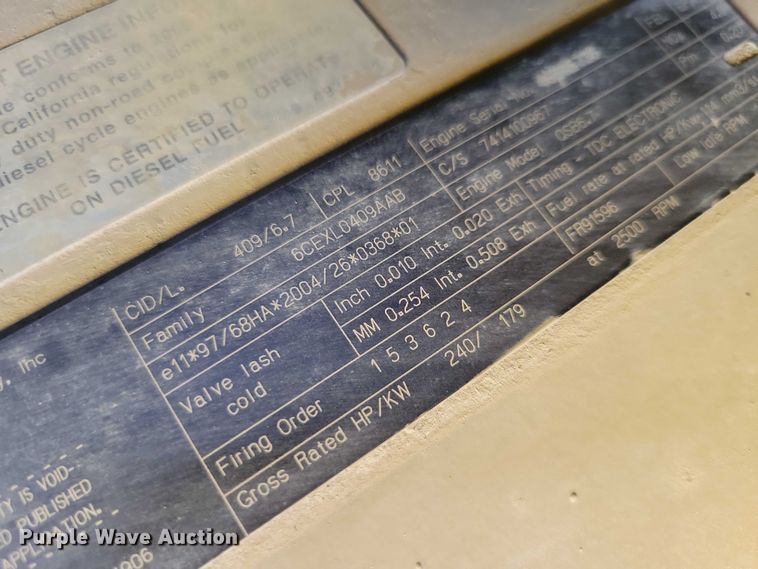 image for item EA2617 2006 Grove RT700E crane