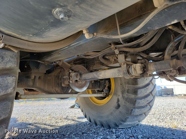 image for item EA2617 2006 Grove RT700E crane