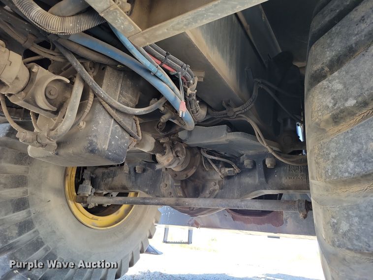 image for item EA2617 2006 Grove RT700E crane