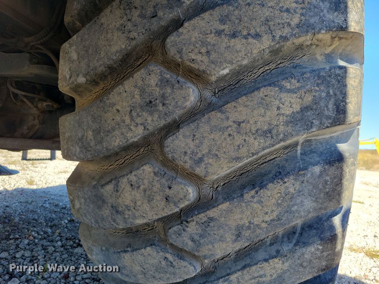 image for item EA2617 2006 Grove RT700E crane