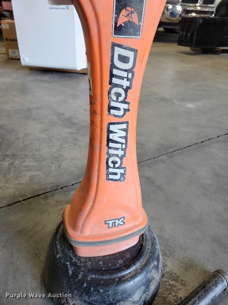 image for item EA2634 2015 Ditch Witch TK guidance system