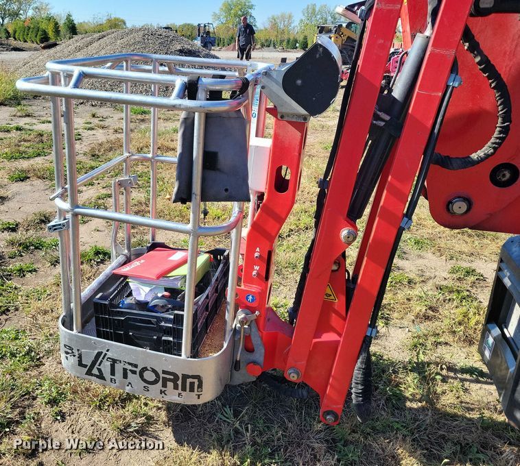 image for item EA2636 2018 Platform Basket PB 22.10 tracked boom lift