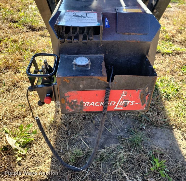 image for item EA2636 2018 Platform Basket PB 22.10 tracked boom lift