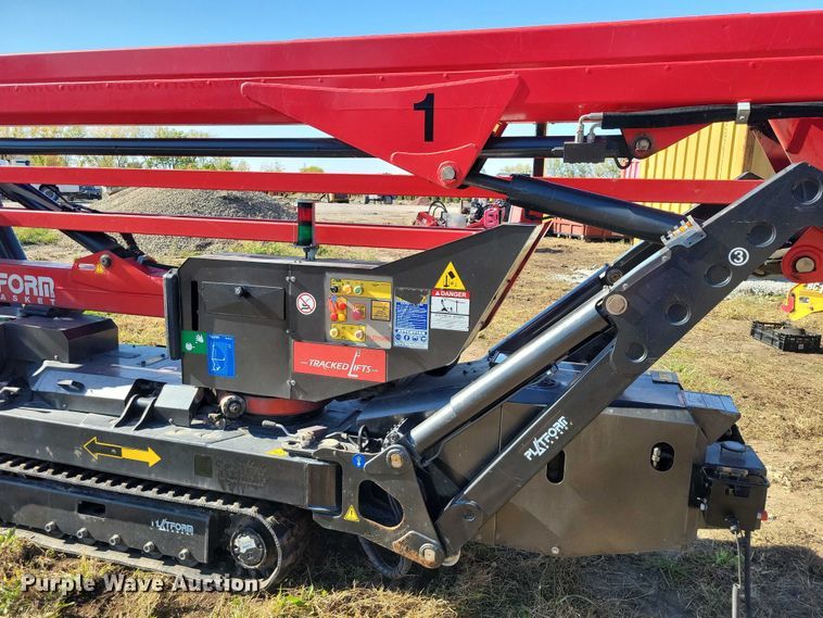 image for item EA2636 2018 Platform Basket PB 22.10 tracked boom lift