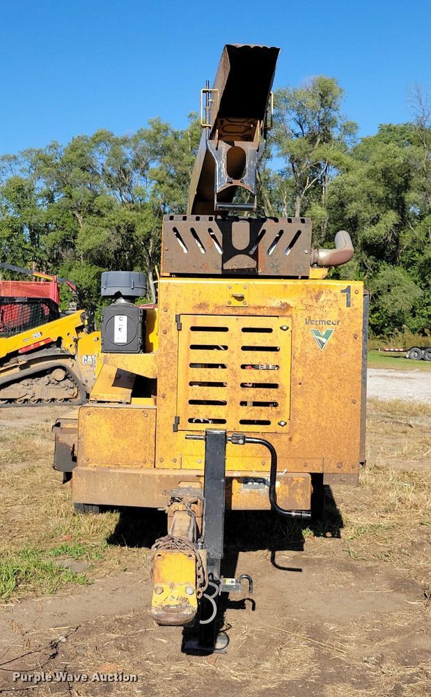 image for item EA2638 2017 Vermeer BC1800XL wood chipper