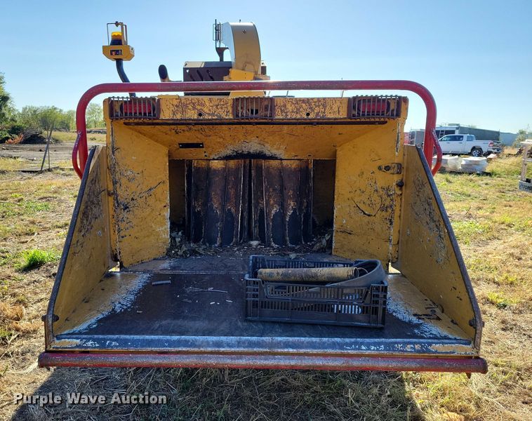 image for item EA2638 2017 Vermeer BC1800XL wood chipper