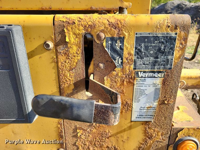 image for item EA2638 2017 Vermeer BC1800XL wood chipper