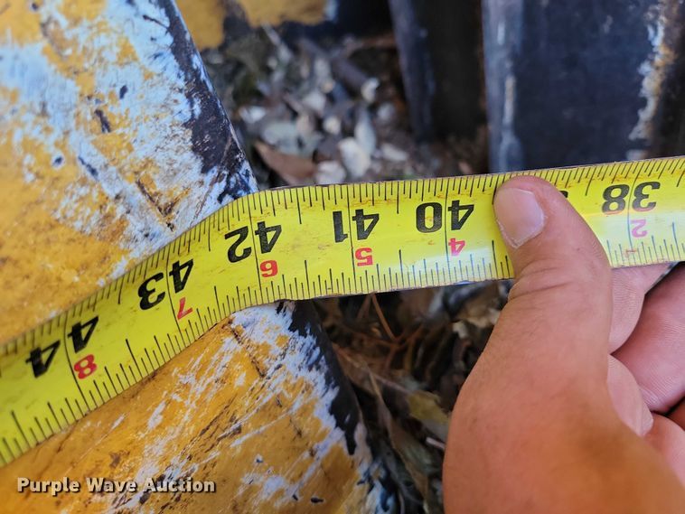 image for item EA2638 2017 Vermeer BC1800XL wood chipper