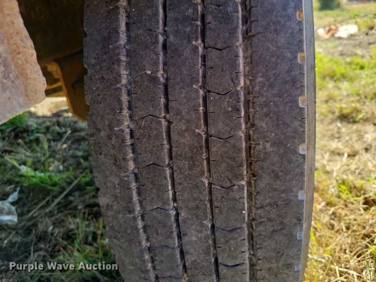 image for item EA2638 2017 Vermeer BC1800XL wood chipper