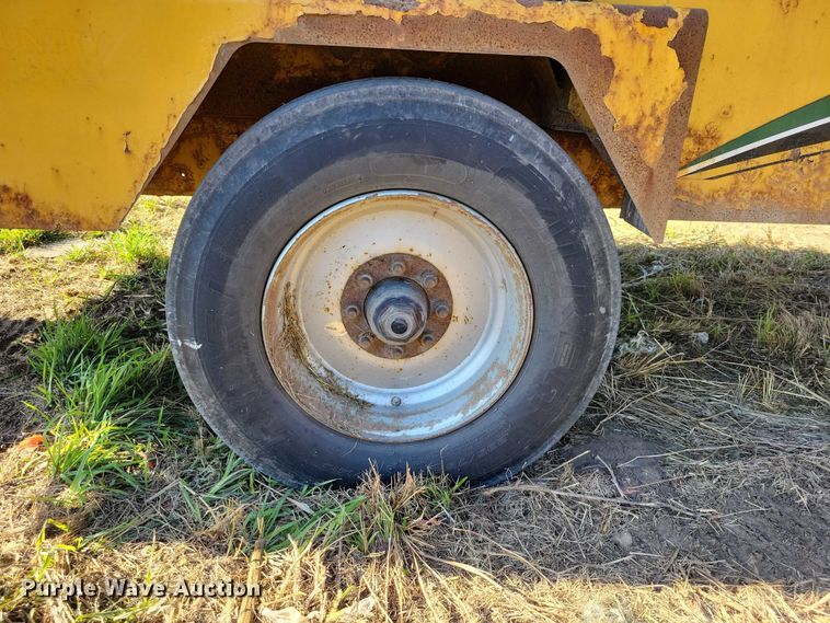 image for item EA2638 2017 Vermeer BC1800XL wood chipper