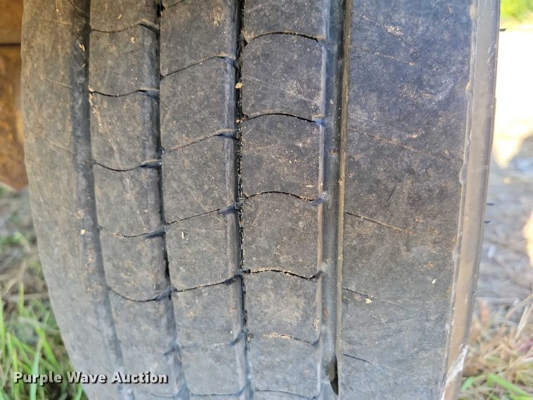 image for item EA2638 2017 Vermeer BC1800XL wood chipper