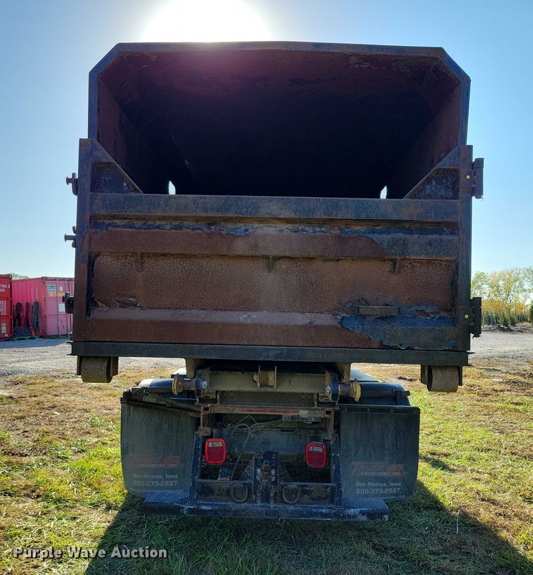 image for item EA2639 2016 RAM 5500 chipper truck