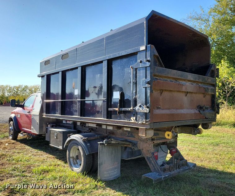 image for item EA2639 2016 RAM 5500 chipper truck