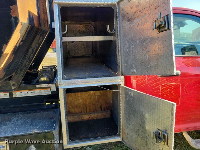 image for item EA2639 2016 RAM 5500 chipper truck