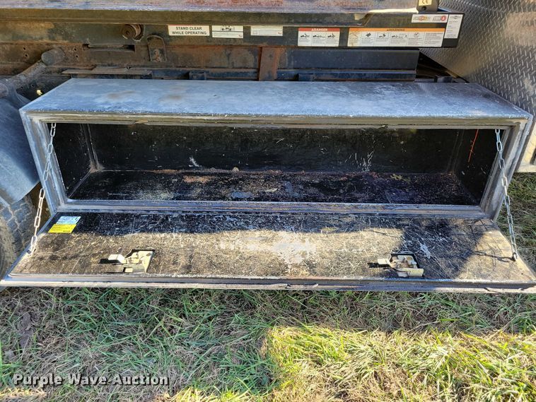 image for item EA2639 2016 RAM 5500 chipper truck