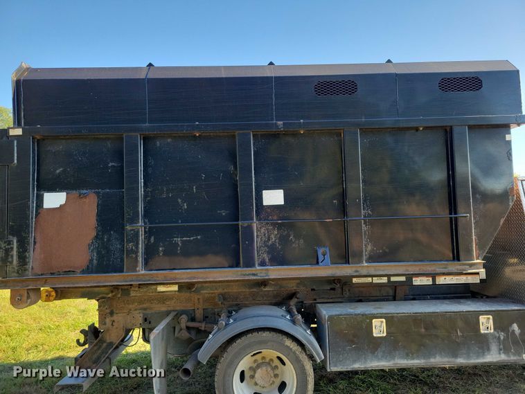 image for item EA2639 2016 RAM 5500 chipper truck