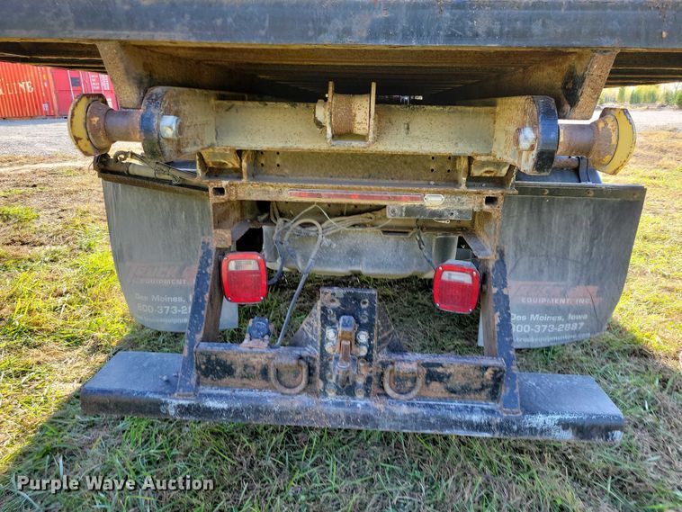 image for item EA2639 2016 RAM 5500 chipper truck