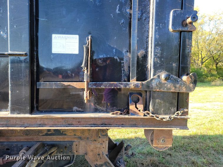 image for item EA2639 2016 RAM 5500 chipper truck