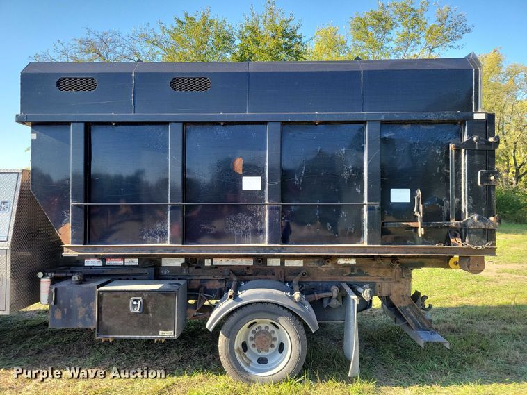 image for item EA2639 2016 RAM 5500 chipper truck