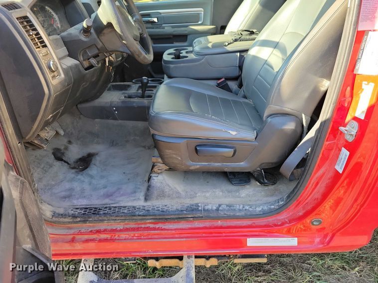 image for item EA2639 2016 RAM 5500 chipper truck