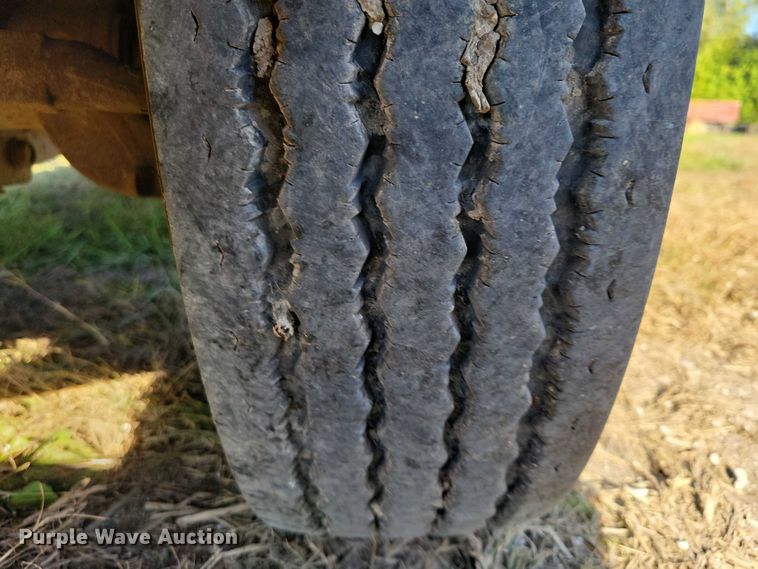 image for item EA2639 2016 RAM 5500 chipper truck