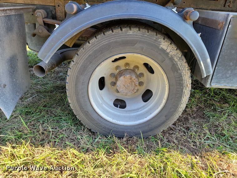 image for item EA2639 2016 RAM 5500 chipper truck