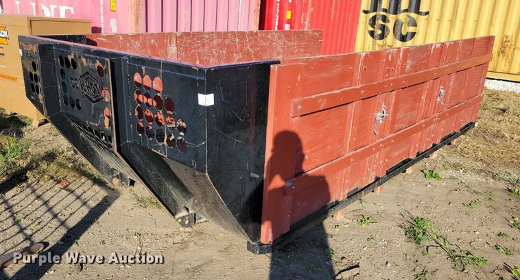 image for item EA2639 2016 RAM 5500 chipper truck