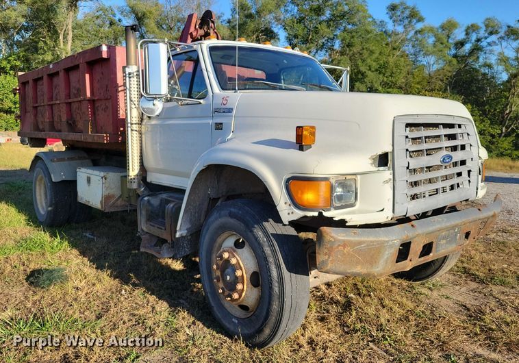 image for item EA2640 1998 Ford F800 hook lift truck