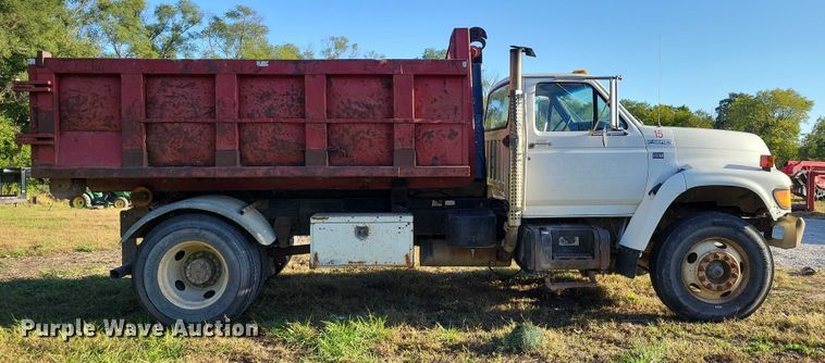 image for item EA2640 1998 Ford F800 hook lift truck