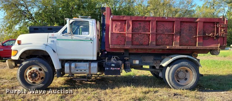image for item EA2640 1998 Ford F800 hook lift truck