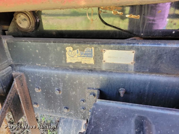 image for item EA2640 1998 Ford F800 hook lift truck