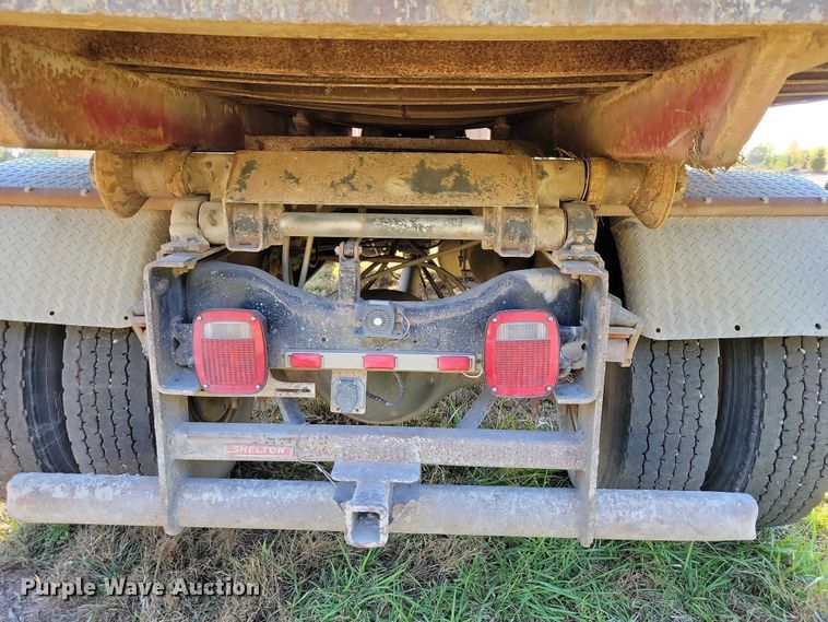 image for item EA2640 1998 Ford F800 hook lift truck