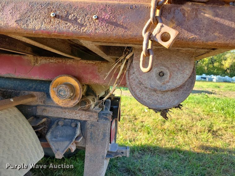 image for item EA2640 1998 Ford F800 hook lift truck