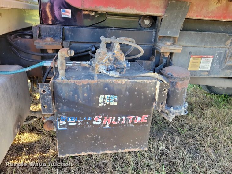 image for item EA2640 1998 Ford F800 hook lift truck