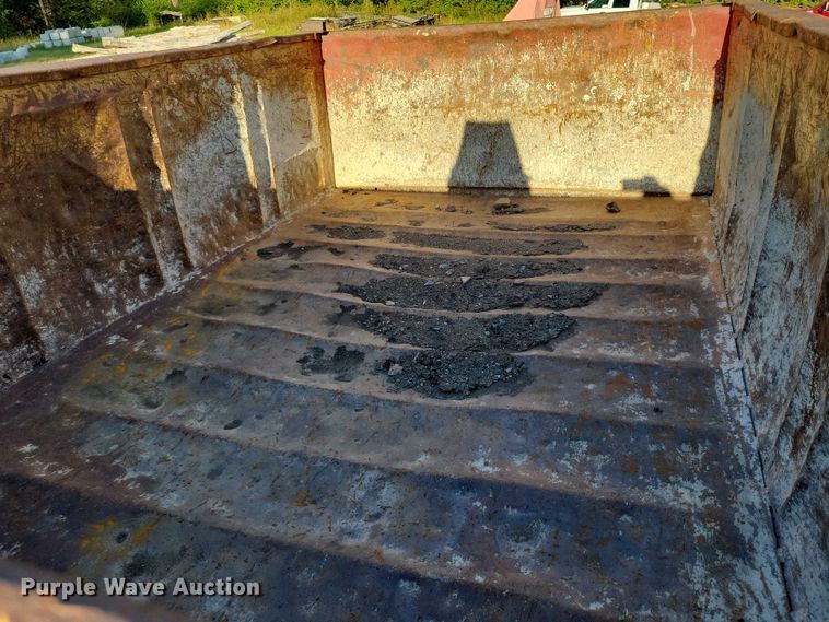 image for item EA2640 1998 Ford F800 hook lift truck