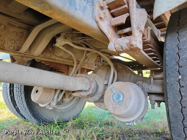 image for item EA2640 1998 Ford F800 hook lift truck