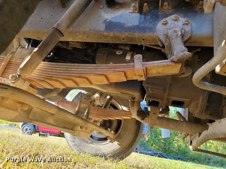 image for item EA2640 1998 Ford F800 hook lift truck