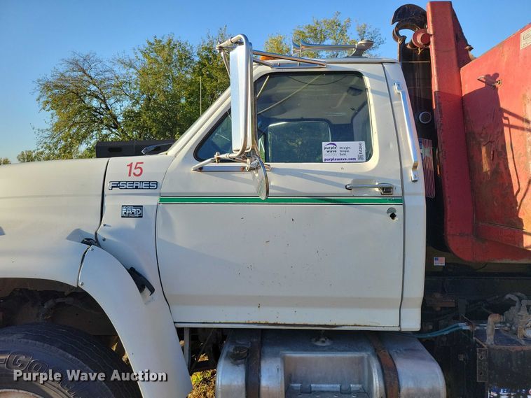 image for item EA2640 1998 Ford F800 hook lift truck