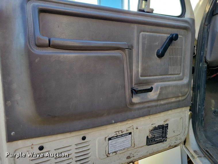 image for item EA2640 1998 Ford F800 hook lift truck