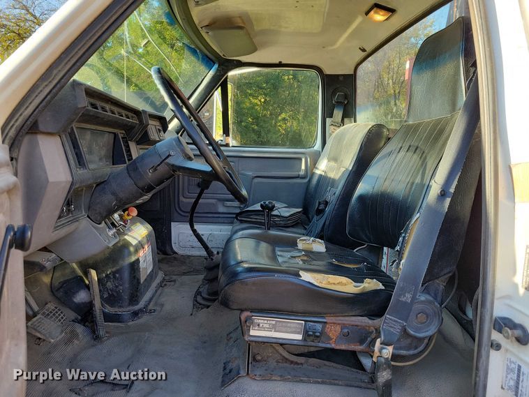 image for item EA2640 1998 Ford F800 hook lift truck