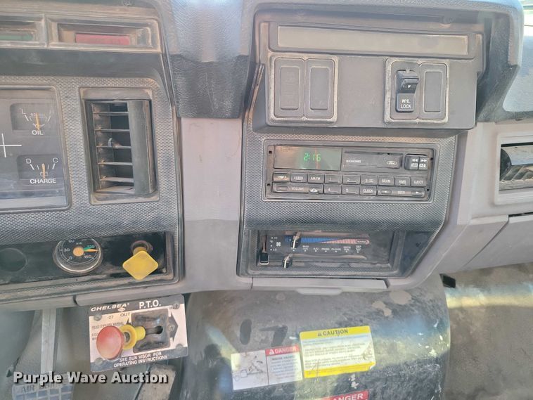 image for item EA2640 1998 Ford F800 hook lift truck