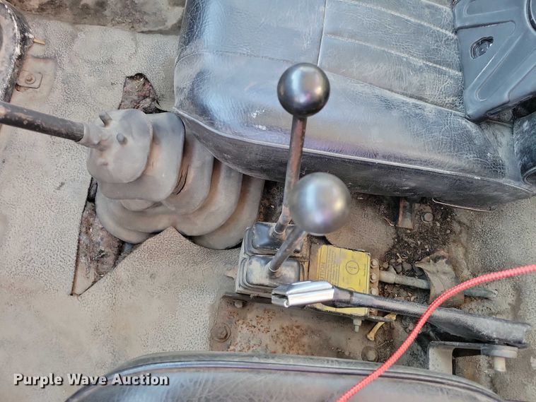 image for item EA2640 1998 Ford F800 hook lift truck