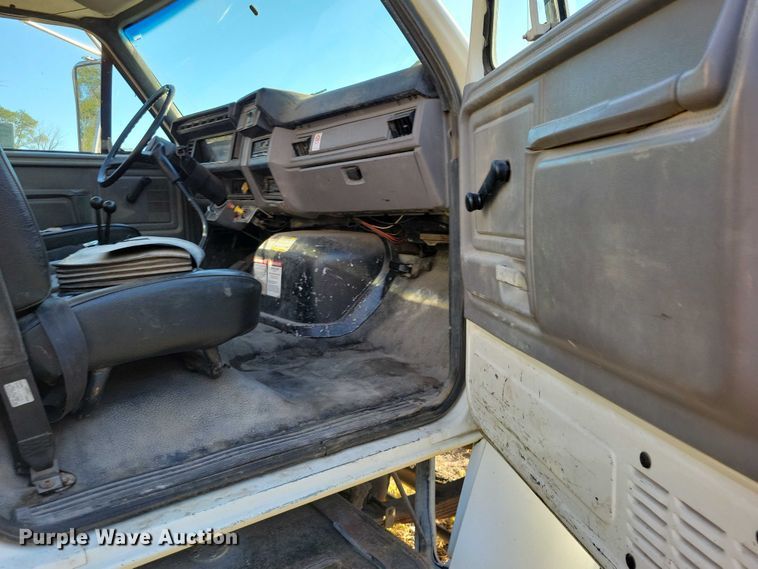 image for item EA2640 1998 Ford F800 hook lift truck