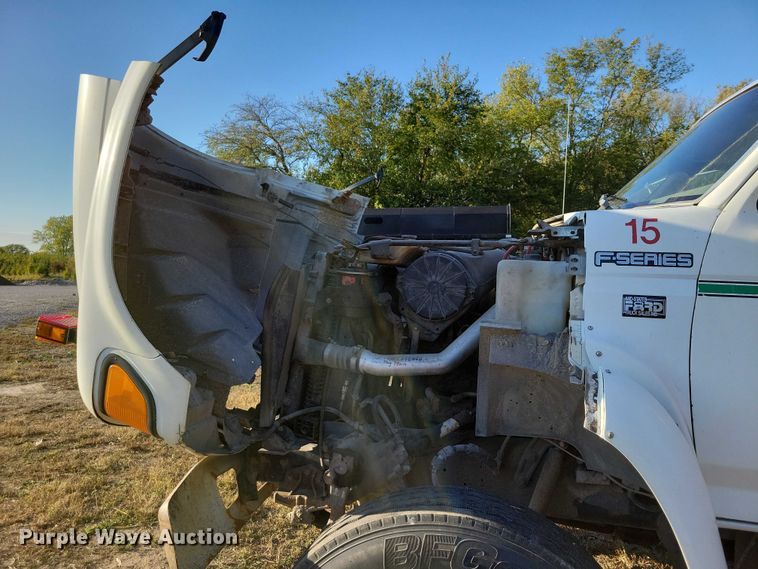 image for item EA2640 1998 Ford F800 hook lift truck