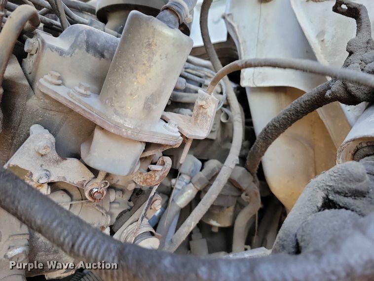 image for item EA2640 1998 Ford F800 hook lift truck