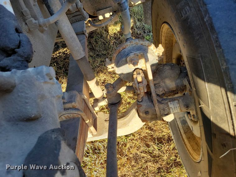 image for item EA2640 1998 Ford F800 hook lift truck