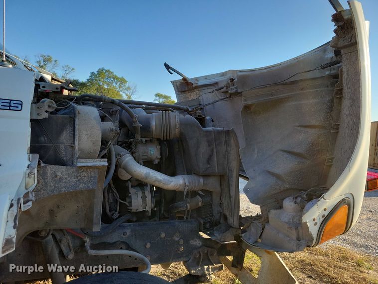 image for item EA2640 1998 Ford F800 hook lift truck