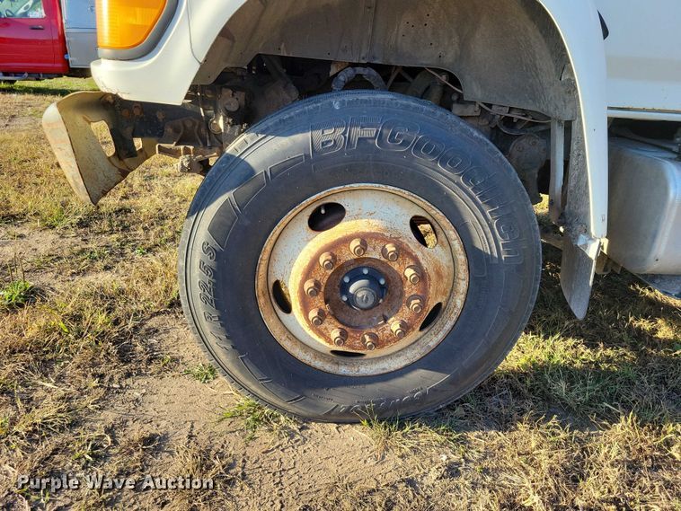 image for item EA2640 1998 Ford F800 hook lift truck